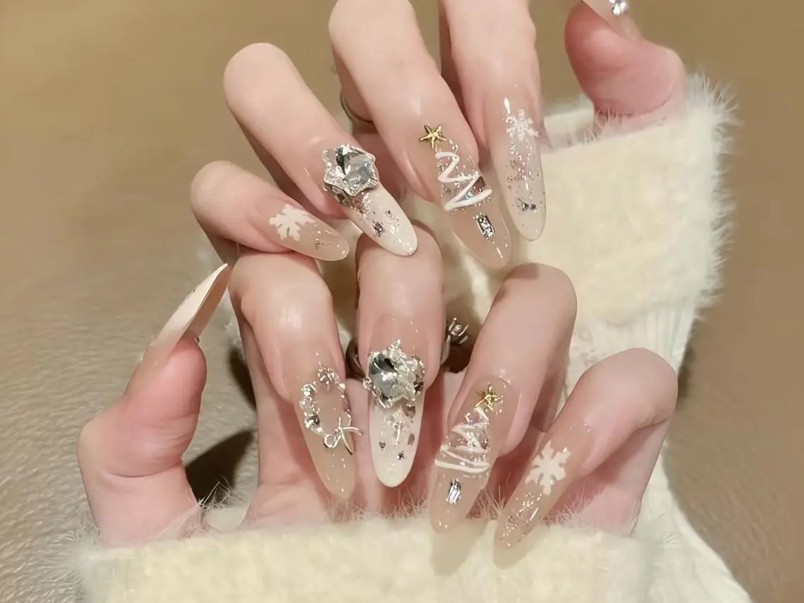 ネイル アートネイル ゴージャス グラデーション ラメ(グリッター) ラメグラデーション ハンドネイル ハンドケア Mellow 💃のネイルデザイン