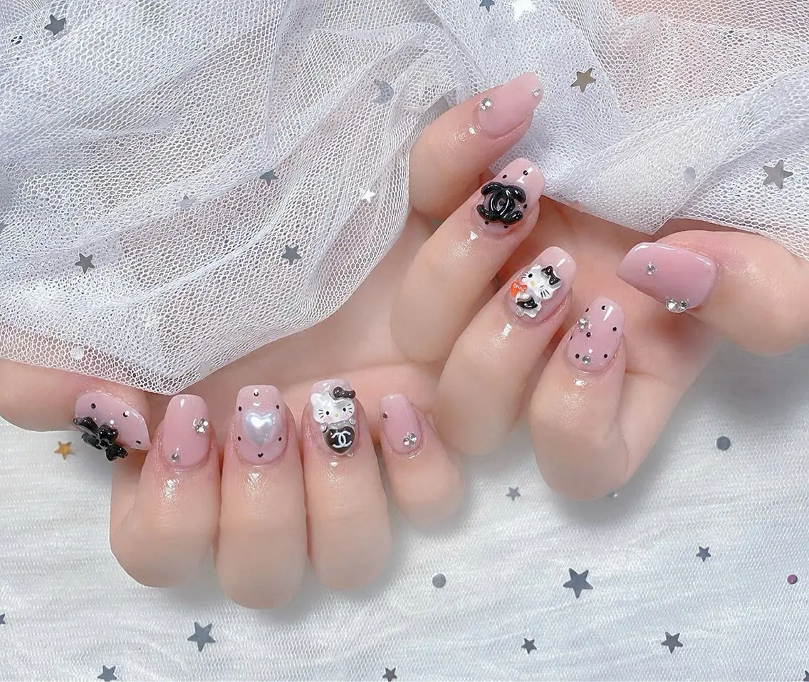 ネイル チークネイル ドット 長さ出し フットネイル フレンチネイル ハンドネイル HIN NAILのネイルデザイン