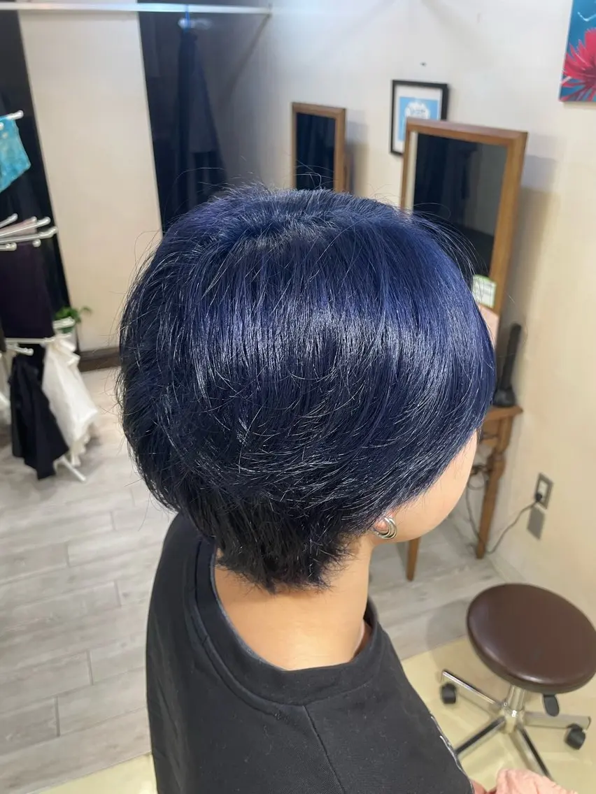 カラー メンズ メンズハイトーン ブルーカラー ハイトーンカラー ヘアカラー 山川 大翔のヘアスタイル