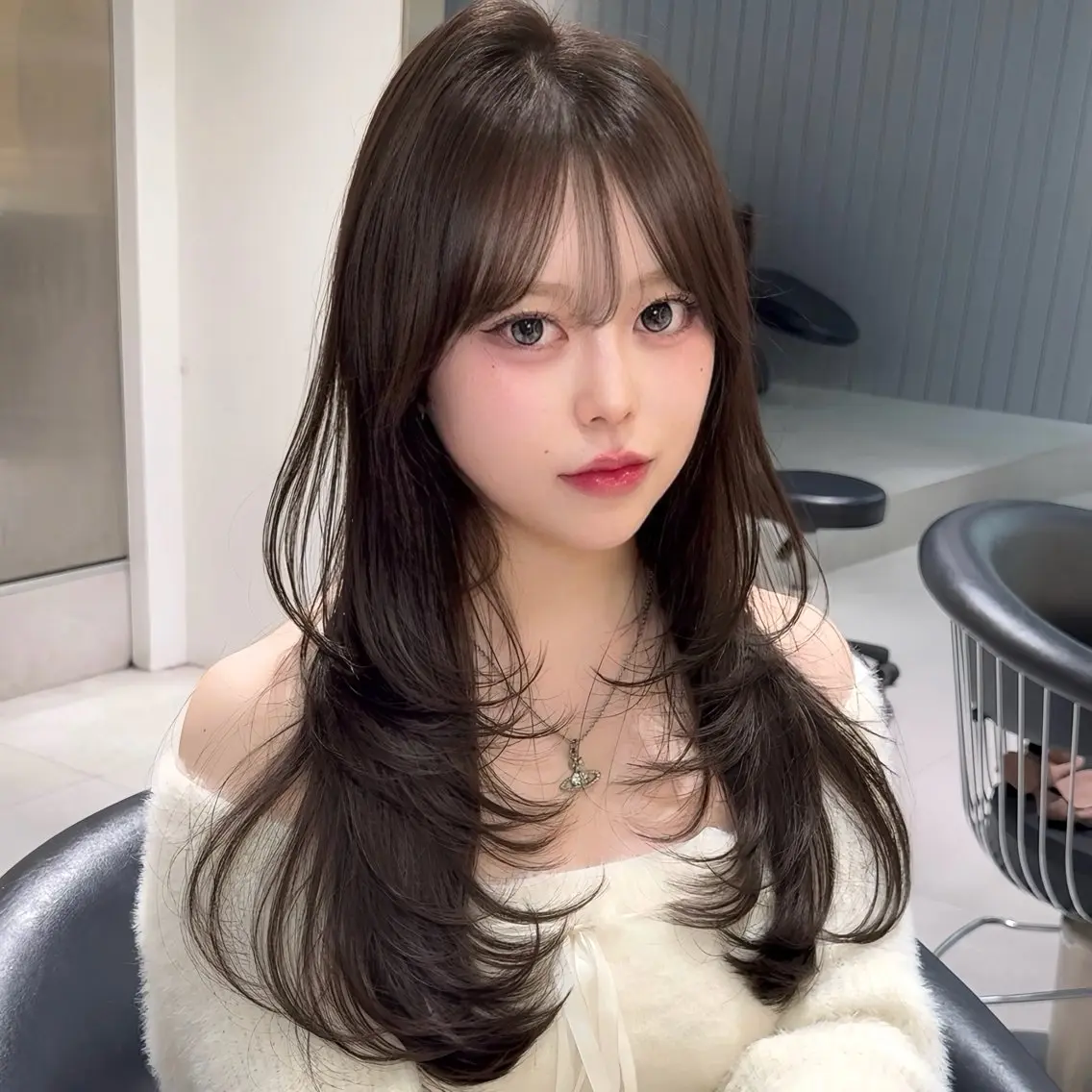 ロング カラー ブラウンカラー ショコラブラウン 透明感カラー 顔周りカット レイヤーカット カット ヘアカラー トリートメント ユナ hearts.店長のヘアスタイル