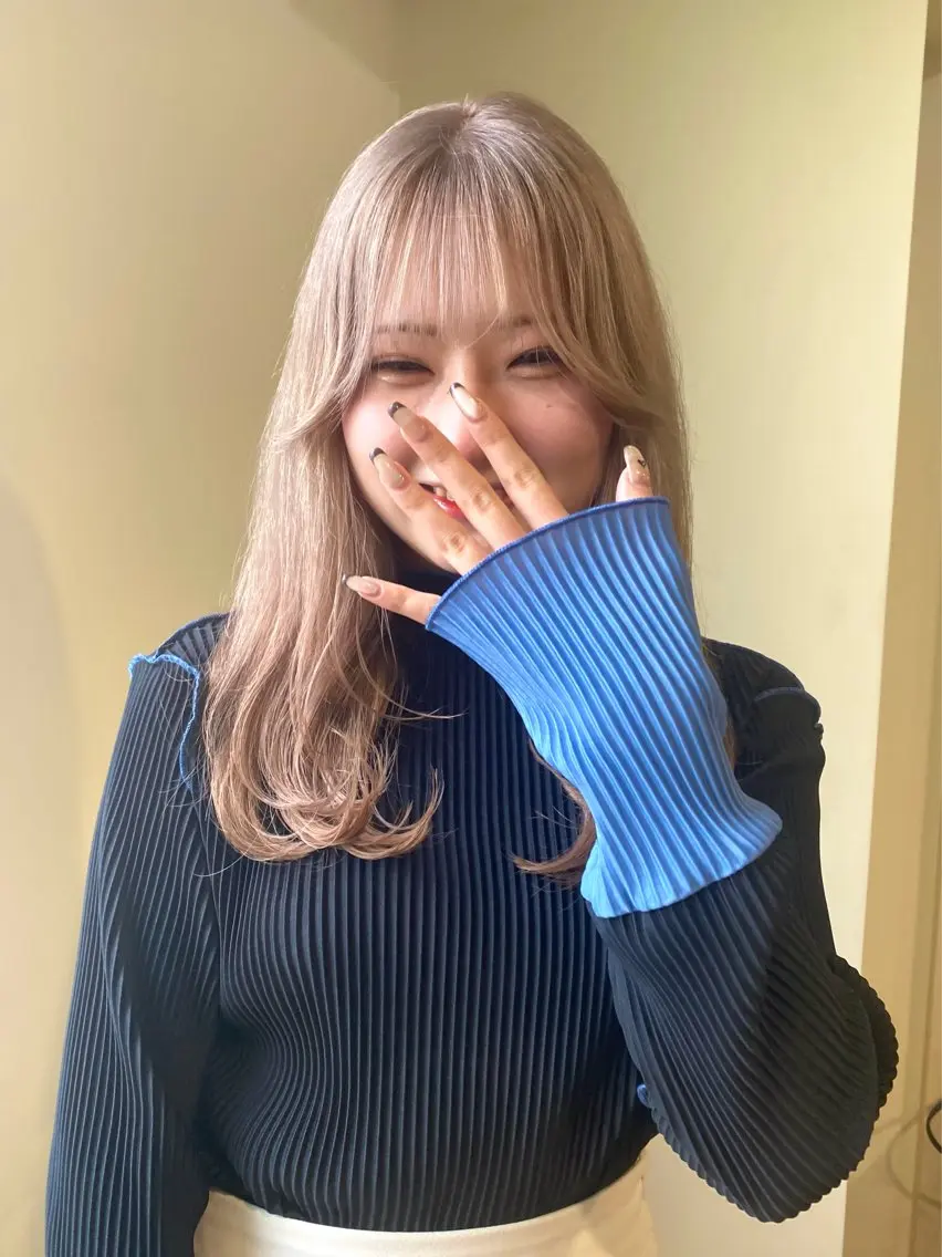 ロング カラー ベージュカラー ブリーチ ケアブリーチ ホワイトベージュ ヘアカラー ブリーチなしベージュ カラー✨Takeのヘアスタイル