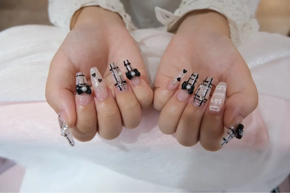 ネイル ハンドネイル T.Lee Nail Lilyのネイルデザイン