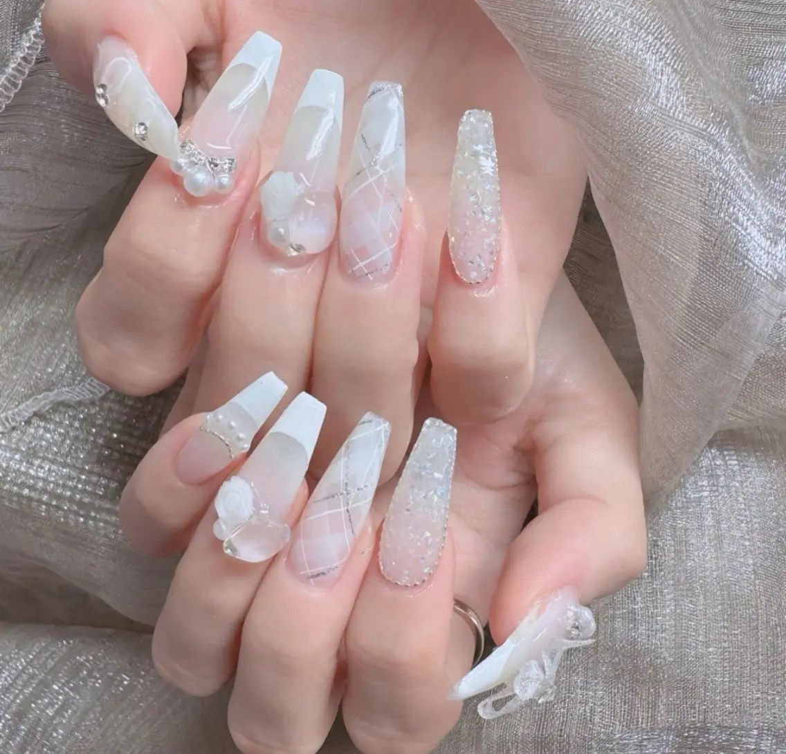 ネイル フレンチネイル ジェルネイル ガラスフレンチ ハロウィン ハート ハンドネイル H.baby Nail Salonのネイルデザイン