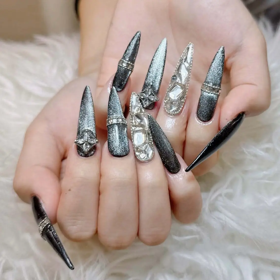 ネイル ハンドネイル Anh ゴテゴテネイルのネイルデザイン