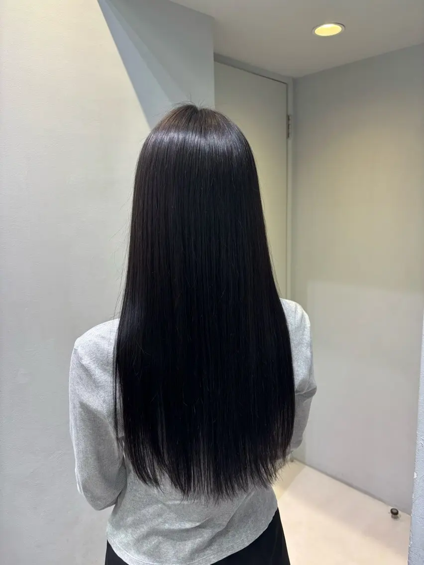 ロング 縮毛矯正 油井 緋織のヘアスタイル