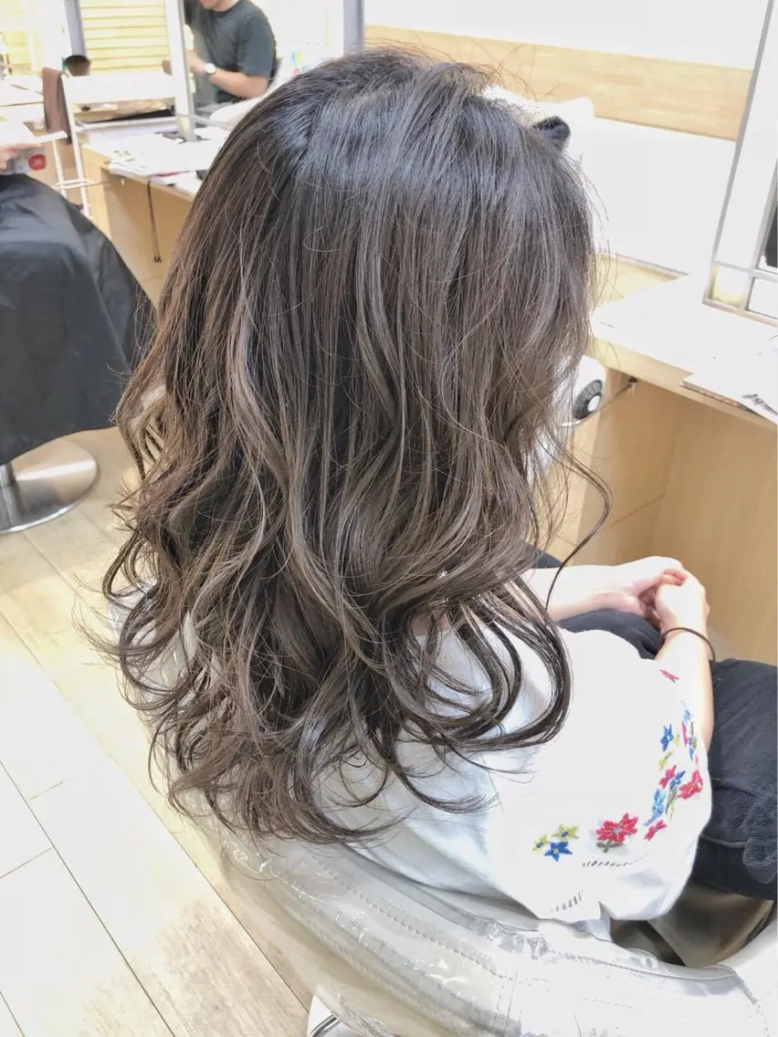 乾かすだけでまるでコテ仕上げ☆カット&デジタルパーマ&トリートメントサービスの写真
