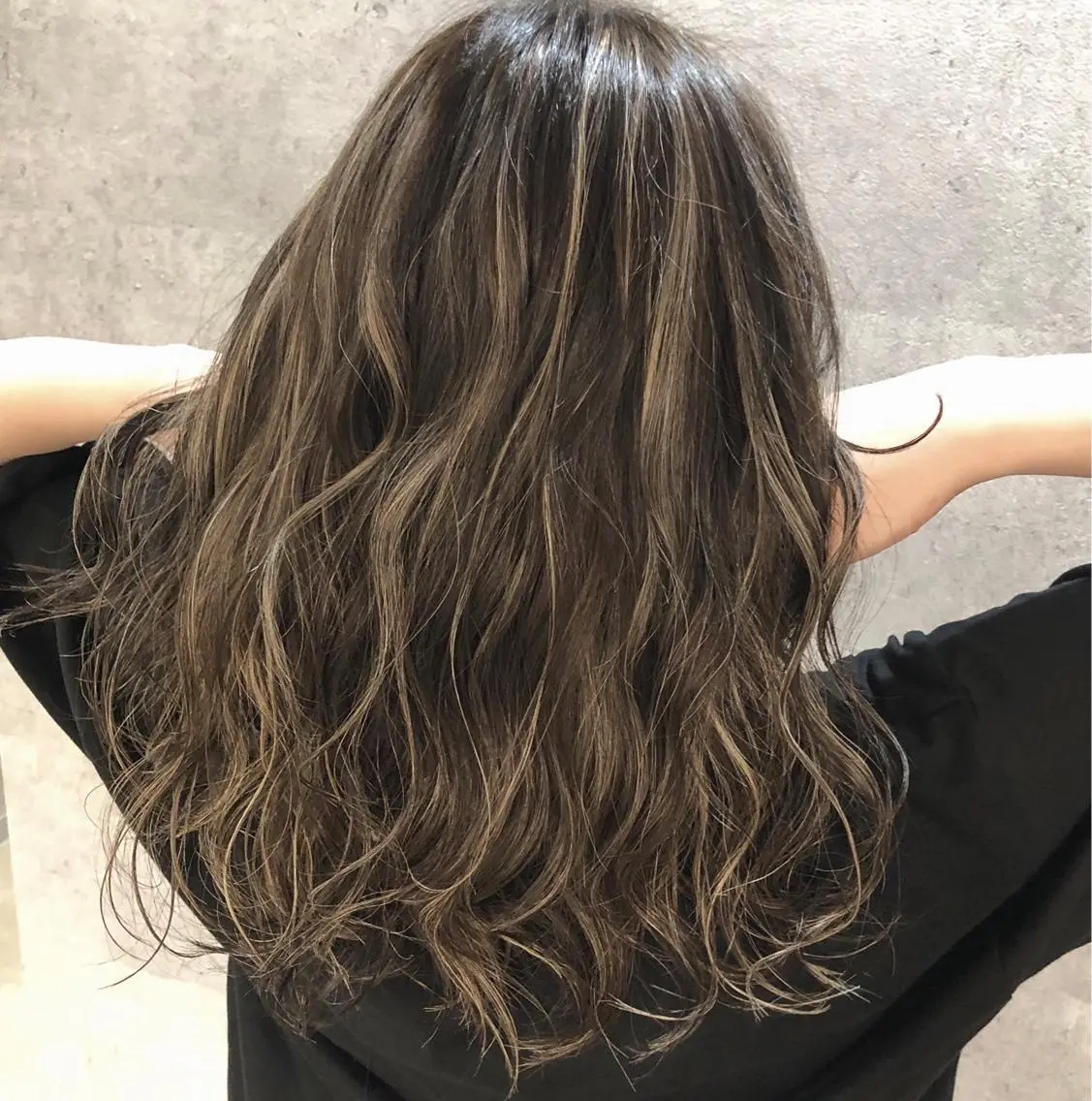 ロング カラー ハイライトカラー ハイライト ✨MiL✨ ✨心斎橋✨のヘアスタイル