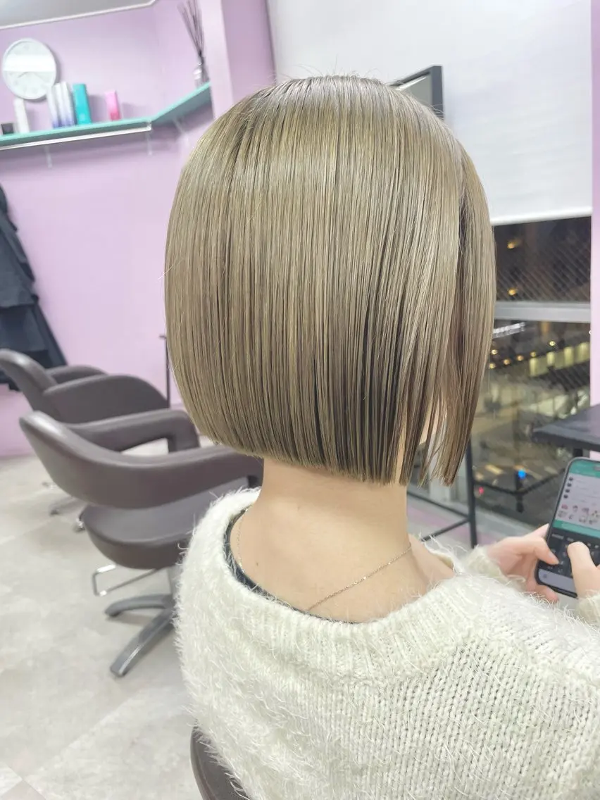 ショート カラー ブリーチ カット ヘアカラー トリートメント 高尾亮輔/ ボブ特化美容師のヘアスタイル