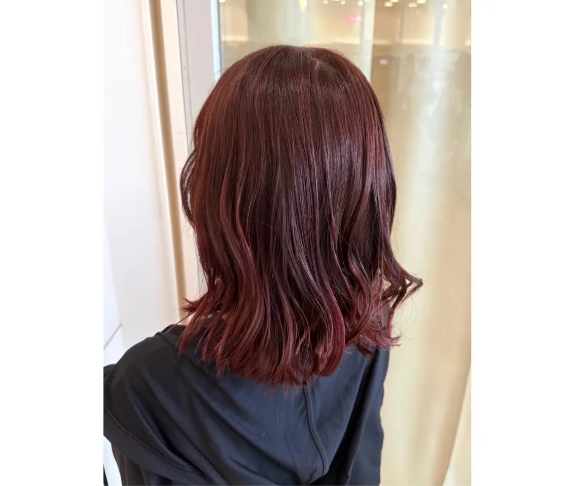 セミロング カラー ブリーチ ブリーチなしカラー レッドカラー ヘアカラー cocoa船橋🎀 naomiのヘアスタイル