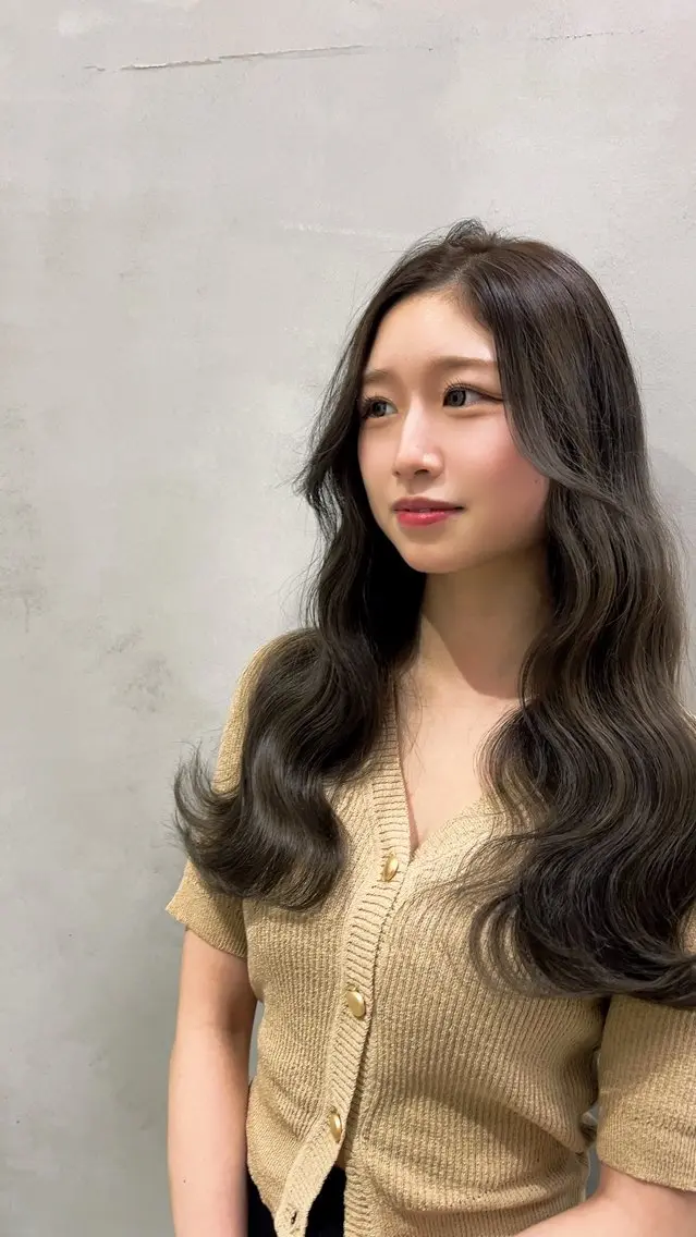 ロング カラー ヘアアレンジ グレージュ オリーブグレージュ オリーブグレー ヘアカラー トリートメント 大宮/山口 竣也のヘアスタイル
