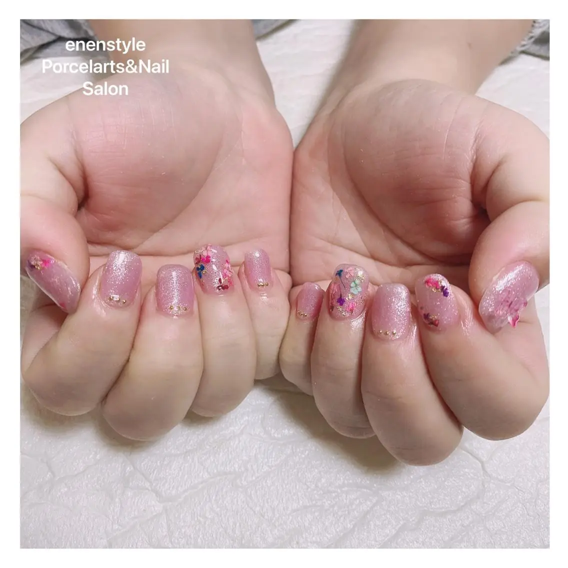 ミディアム ネイル ハンドネイル 🐾enen style 🐾のネイルデザイン