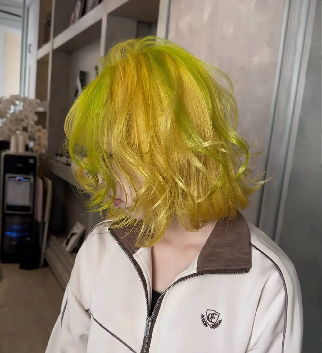 ミディアム カラー カット ヘアカラー トリートメント ヘアセット 💜ハイトーン💛 マジカルかいちゃんのヘアスタイル