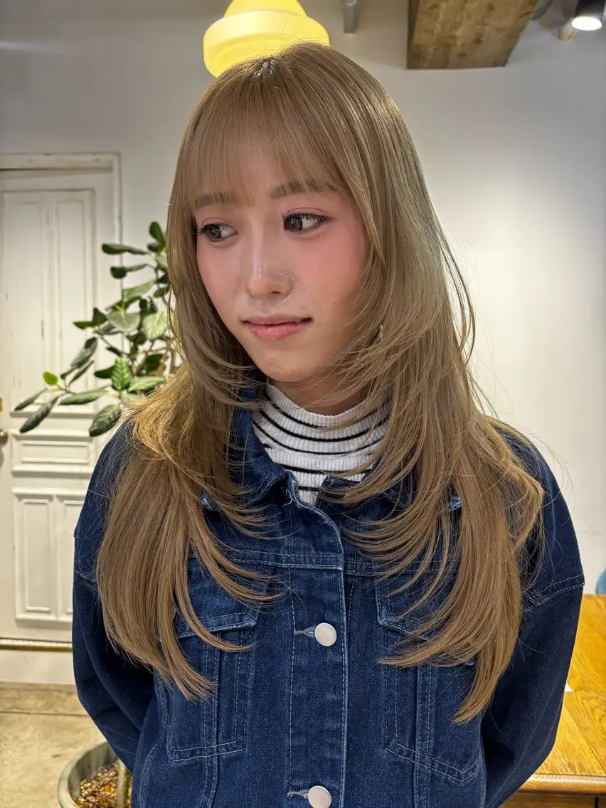 ミディアム カット ヘアカラー 🎀抜け感ナチュラル 🎵asuna🪽のヘアスタイル