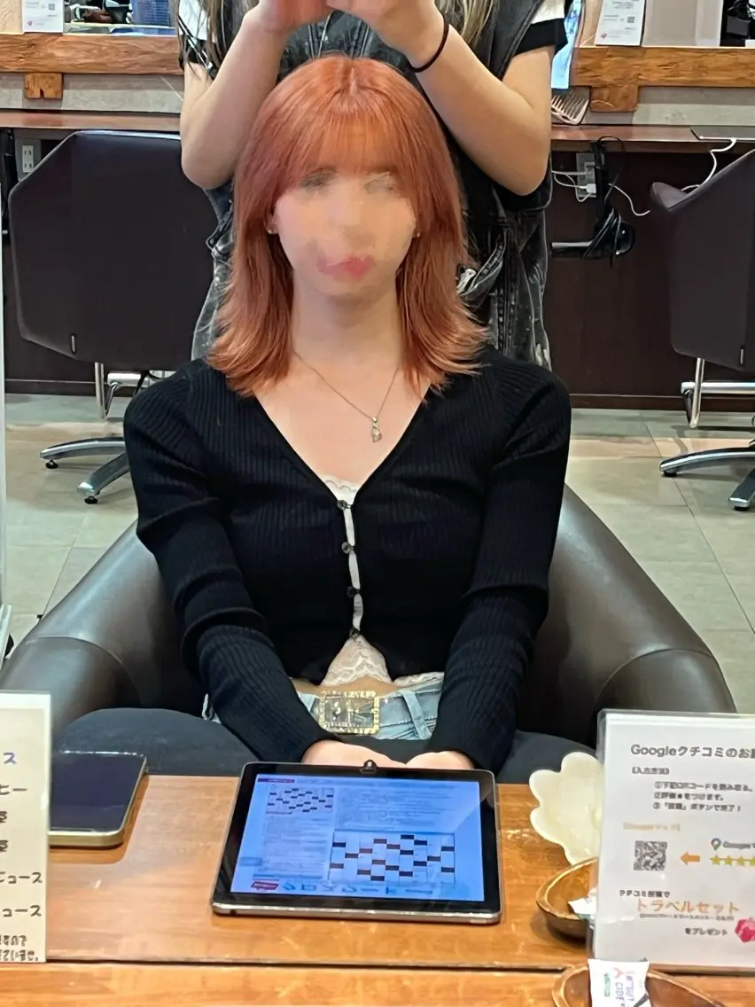 ミディアム カラー ブリーチ オレンジ ピンクカラー レイヤーカット カット トリートメント カットが上手い 💇♂🌸サク🌸のヘアスタイル