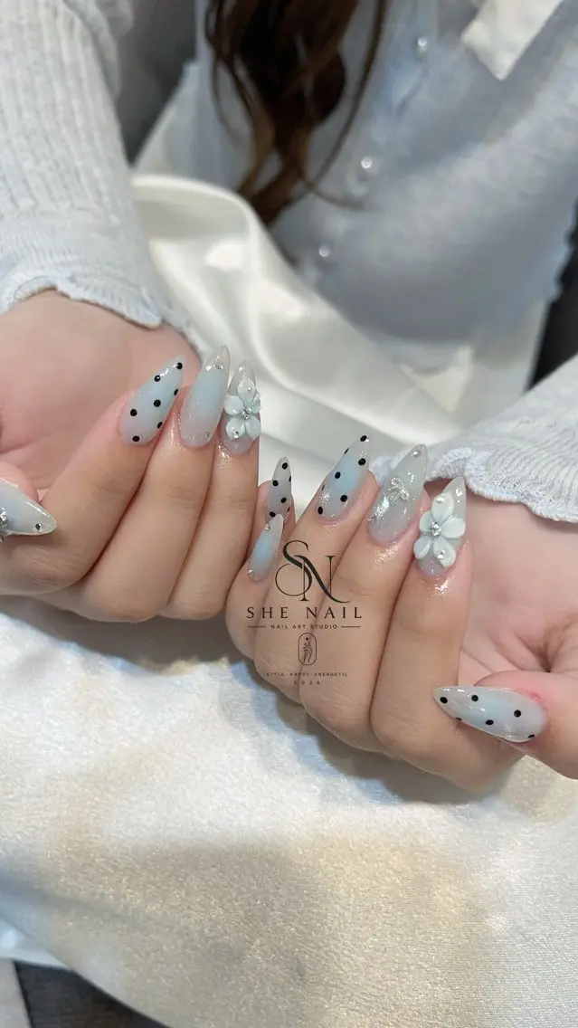 ネイル アートネイル フレンチネイル ジェルネイル キラキラネイル 韓国ネイル ハンドネイル 博多 SHE Nailのネイルデザイン