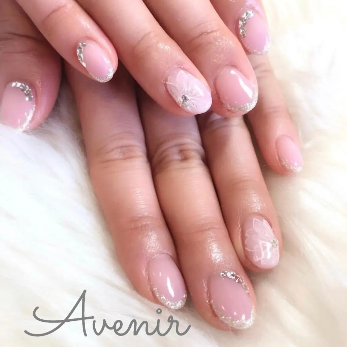 ネイル Avenir 表参道 nail&eye予約のネイルデザイン