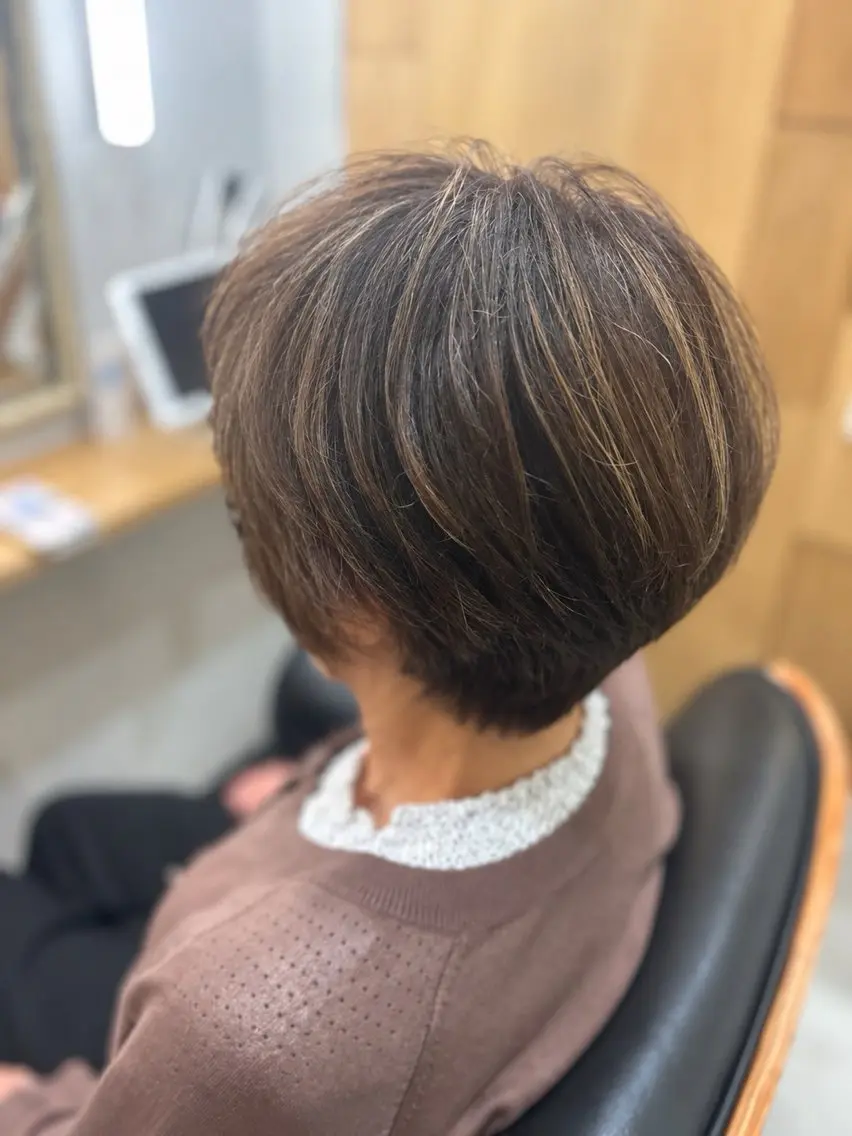 ショート カット ヘアカラー 白鳥 正孝のヘアスタイル