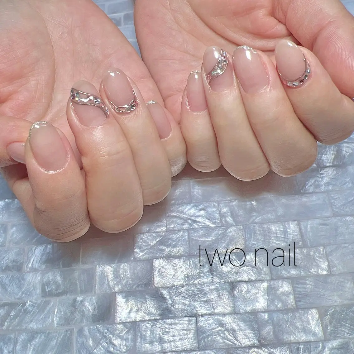 ネイル アートネイル ブラウン ネイルチップ ホワイト ハンドネイル two nailのネイルデザイン