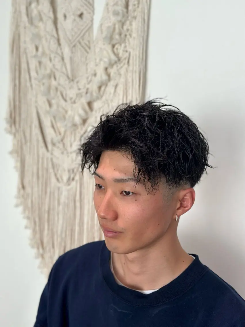 パーマ メンズ フェードカット メンズパーマ ツイストスパイラルパーマ スパイラルパーマ カット パーマ 三井淳平 /メンズパーマのヘアスタイル