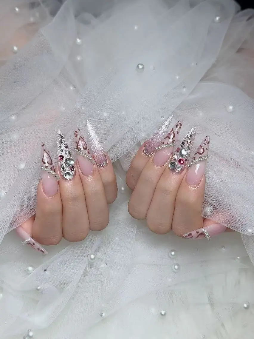 ネイル ENsalon AKIRAのネイルデザイン