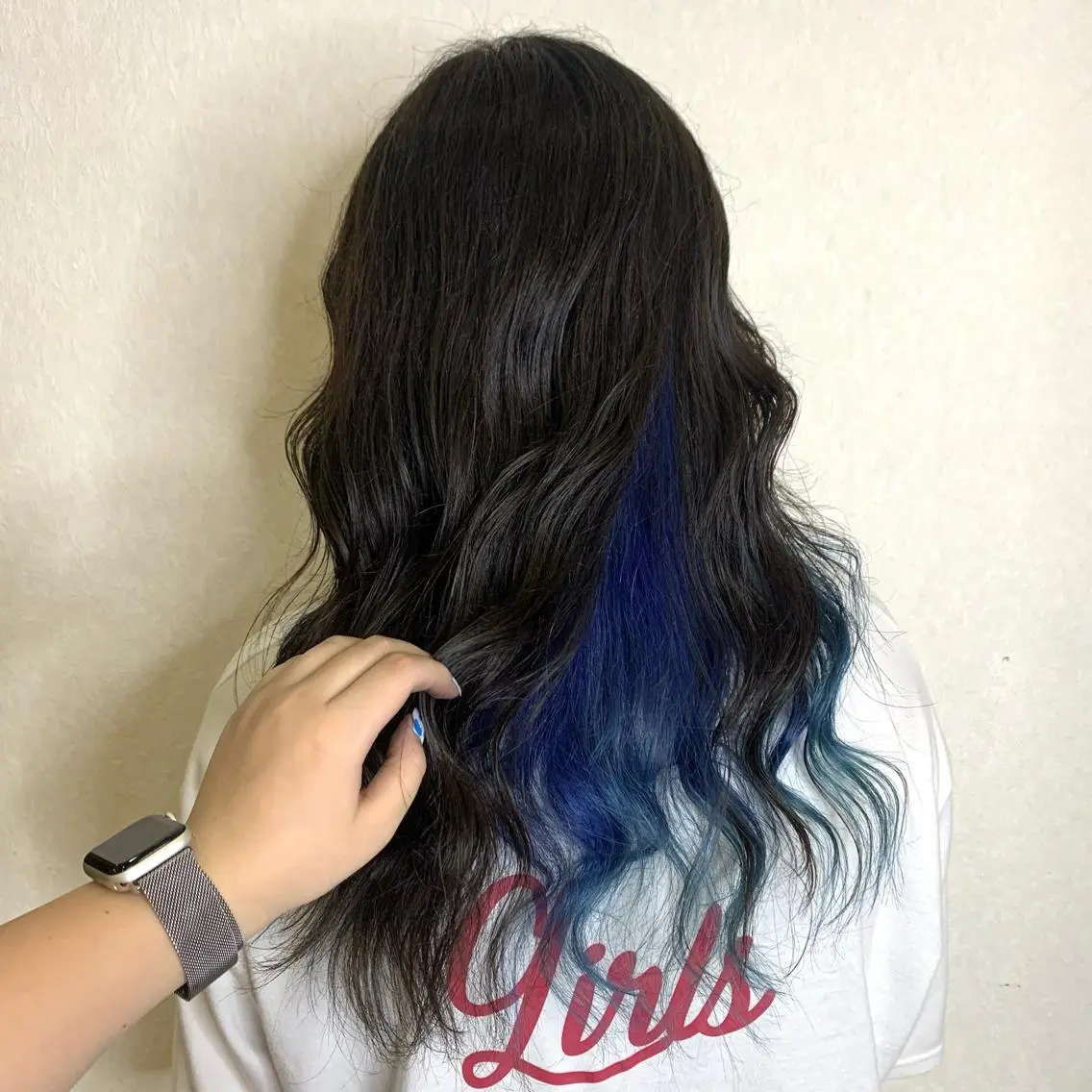 ロング カラー ブルーカラー 教野 真央のヘアスタイル