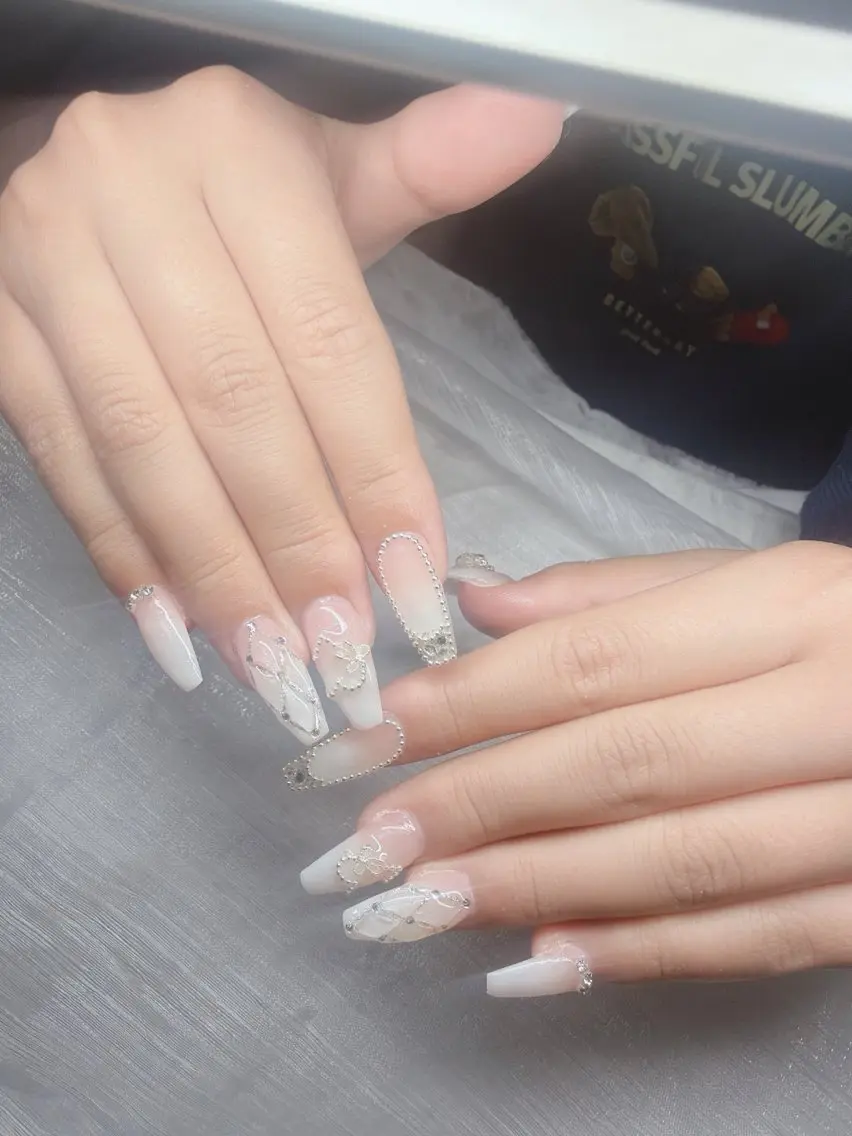 ネイル ハンドネイル Lee Nailsのネイルデザイン