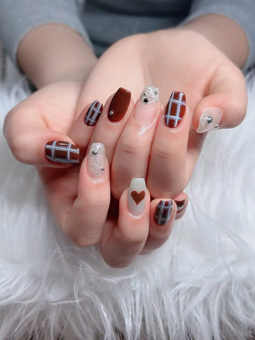 ネイル オーロラネイル フレンチネイル ジェルネイル ハロウィン キラキラネイル H.baby Nail Salonのネイルデザイン