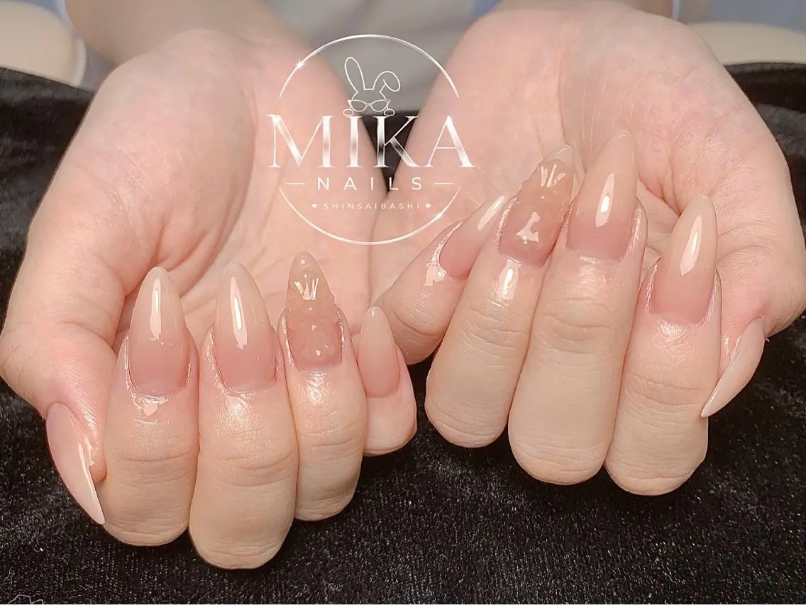 ネイル アートネイル チークネイル ドット フットネイル フレンチネイル ハンドネイル 🌻Luna Mika🌻のネイルデザイン