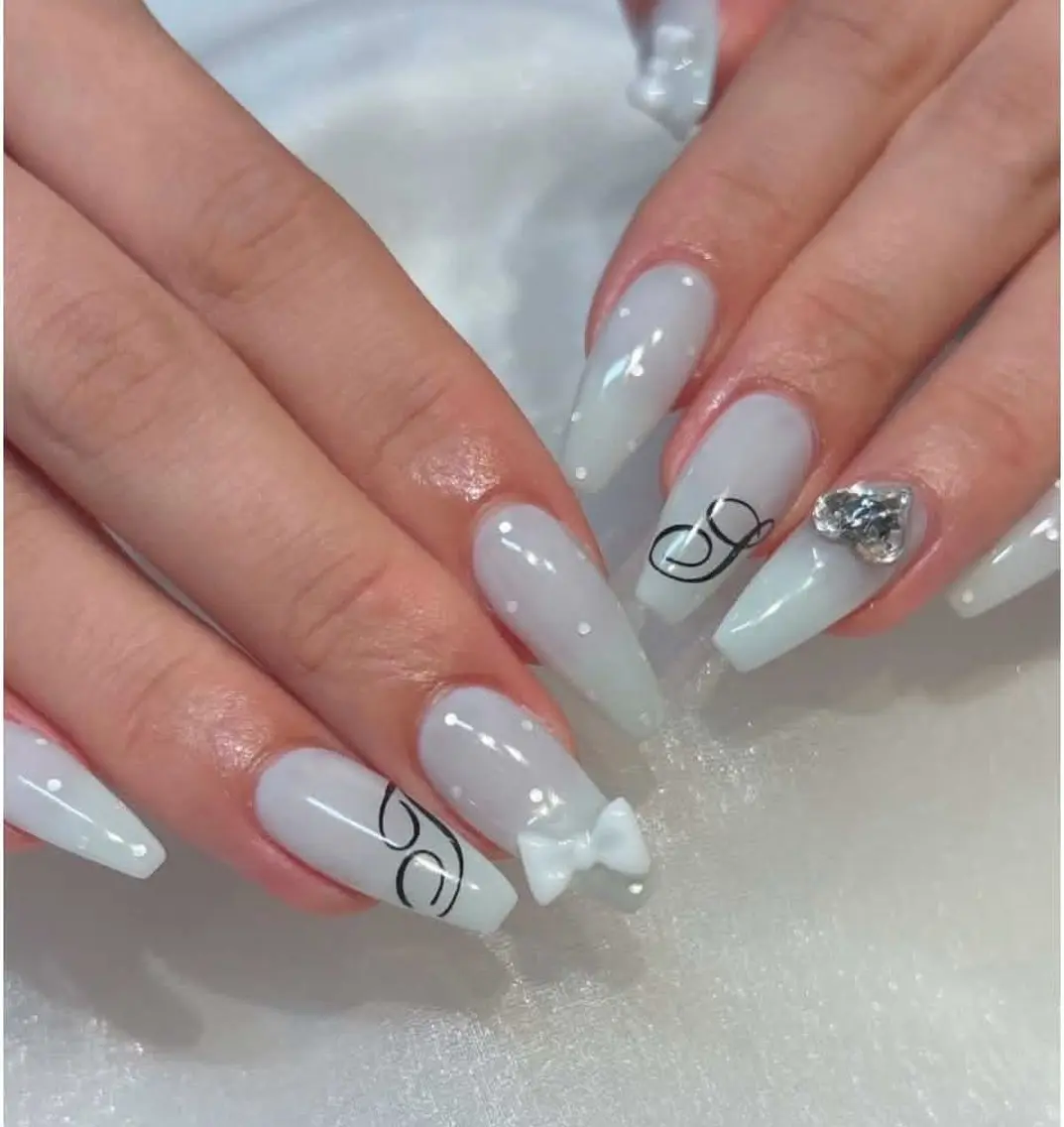 ネイル アートネイル スカルプネイル ストーンネイル ネイルチップ ハンドネイル Suka Nailのネイルデザイン