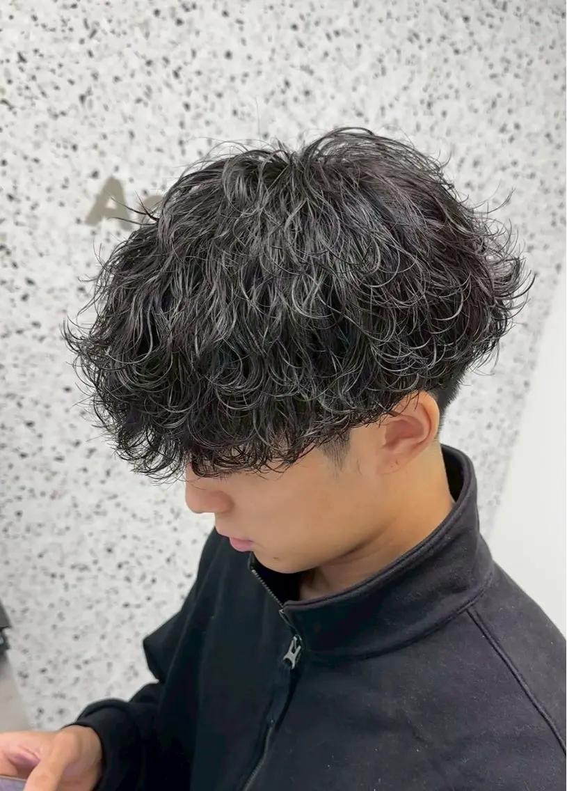 ショート カラー パーマ メンズ特化／ツイスパ ／波巻き／松本真生のヘアスタイル