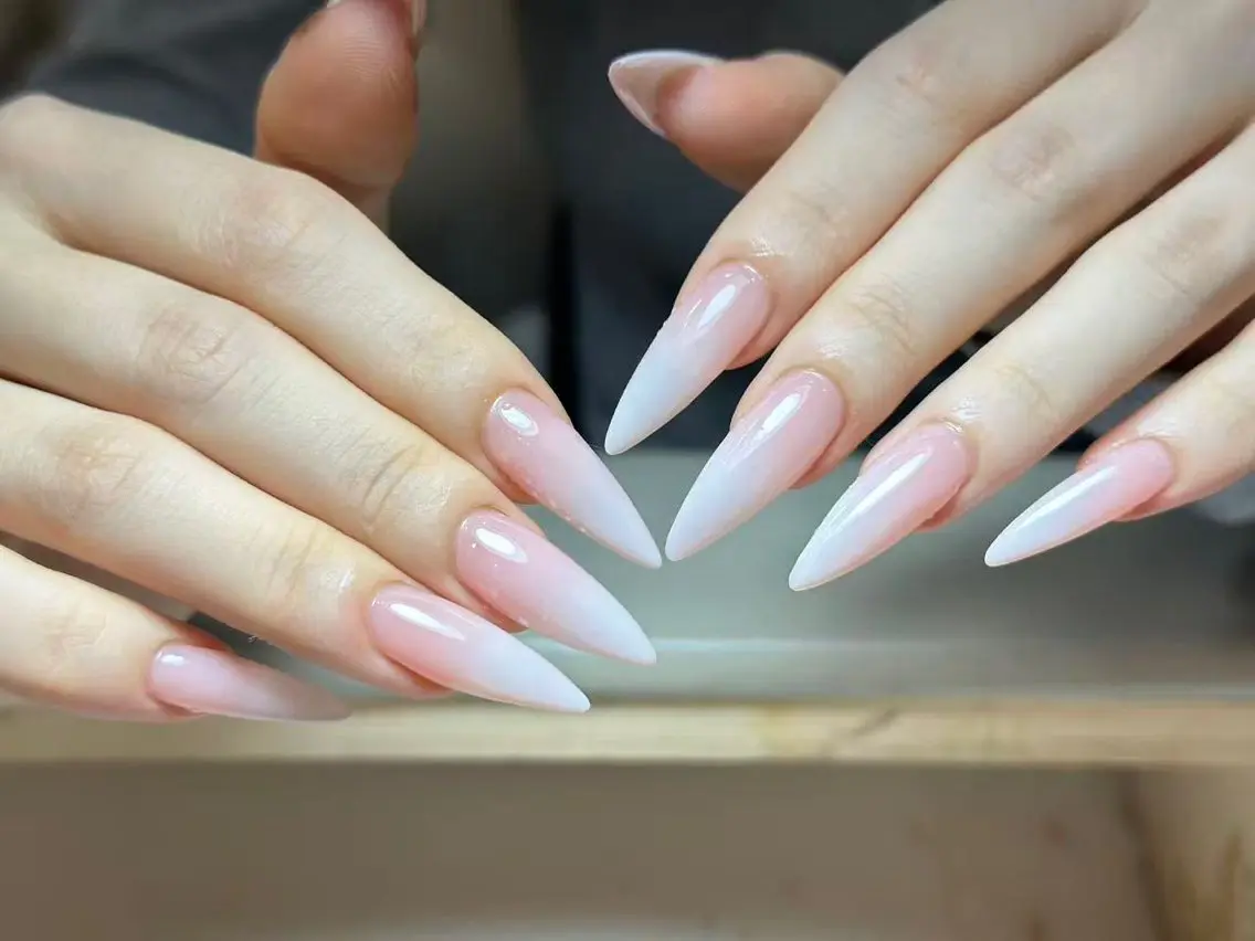 ネイル ハンドネイル Venus nail チップ長さだし専門店のネイルデザイン