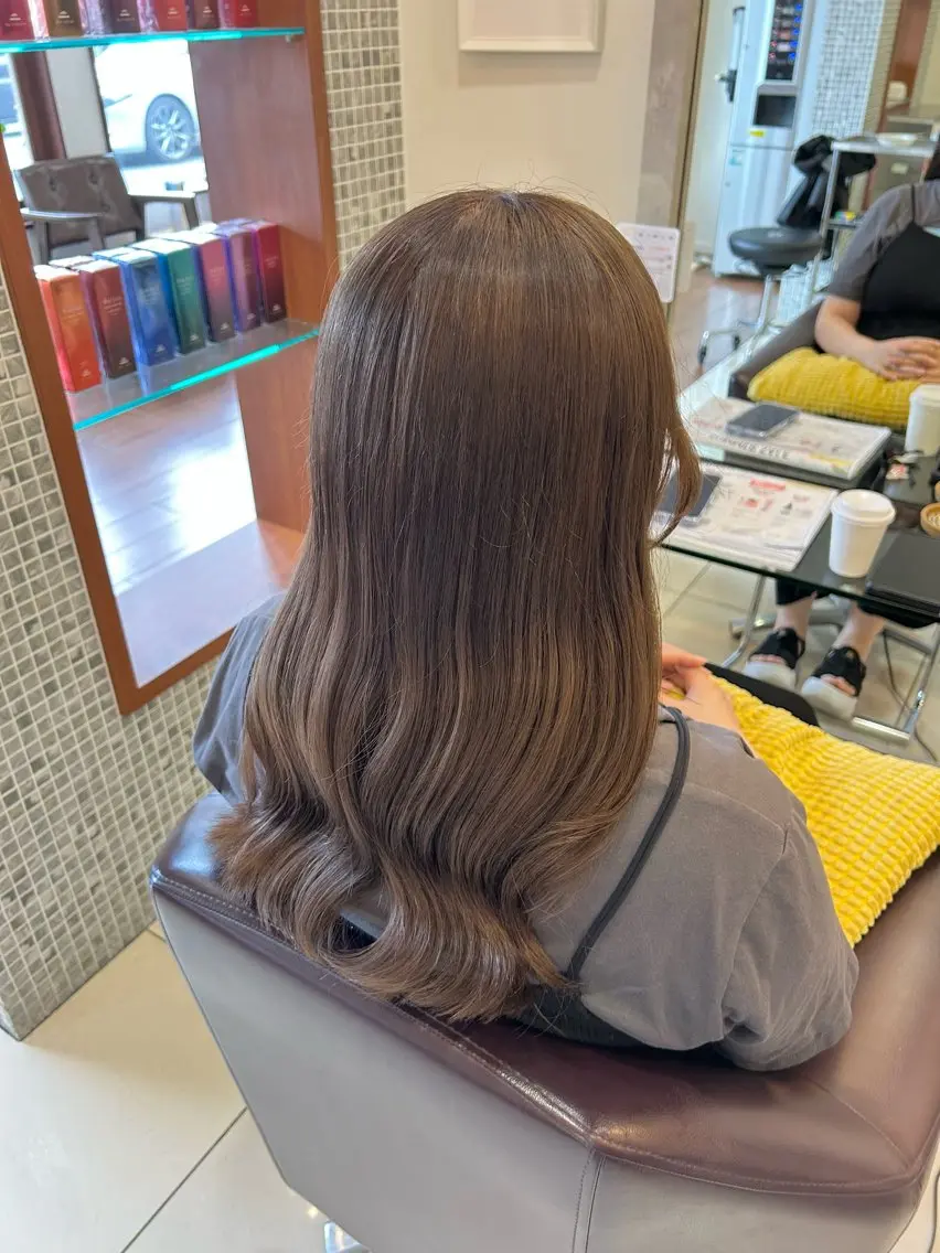 セミロング カラー ブラウンカラー 透明感カラー ヘアカラー 林 すずかのヘアスタイル