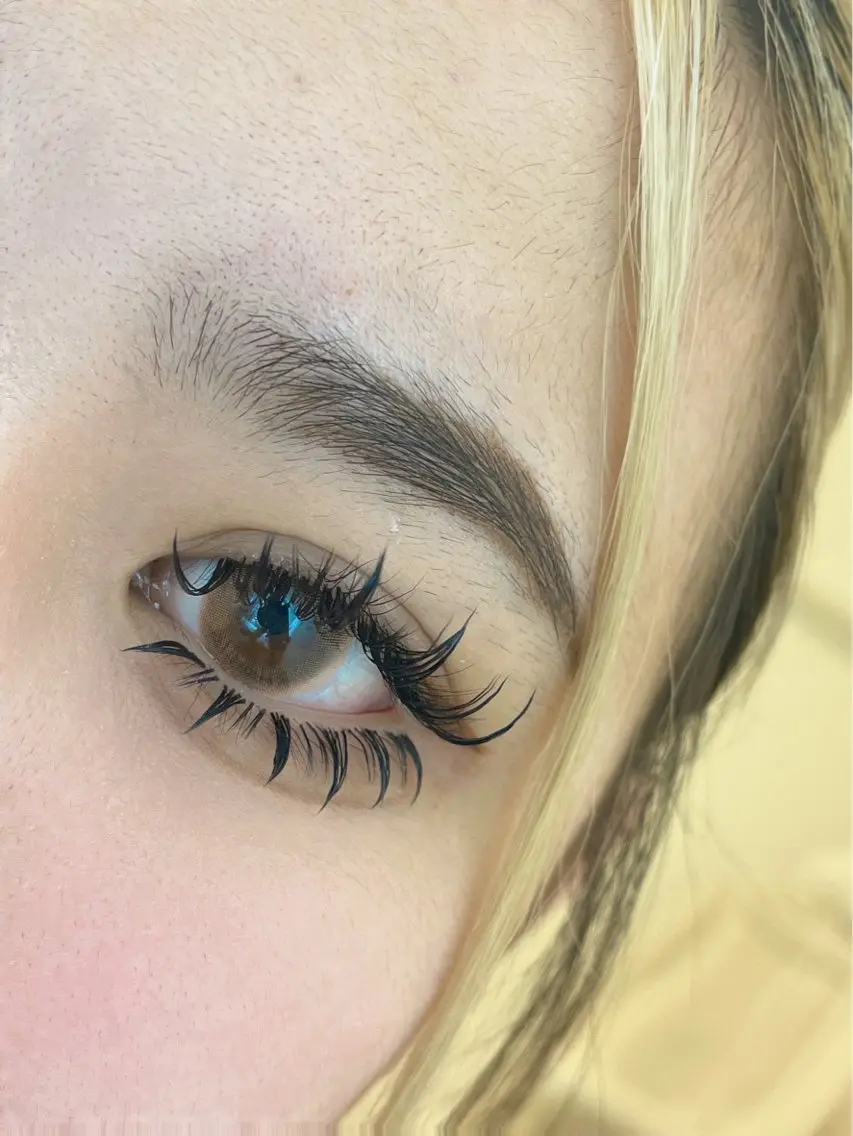 マツエク・マツパ 付け放題 束感まつ毛 Dカール フラットラッシュ EILIS& EYEのマツエク・マツパデザイン