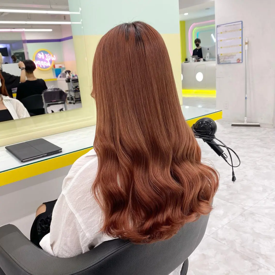 セミロング カラー ヘアアレンジ mai🍑暖色カラー /レイヤー💖のヘアスタイル