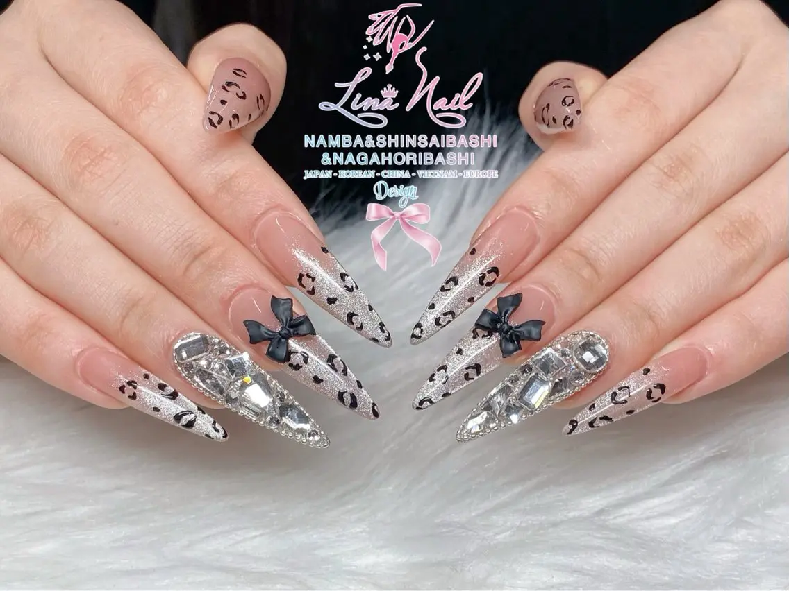 セミロング ハンドネイル Linanail Nambaのマツエク・マツパデザイン