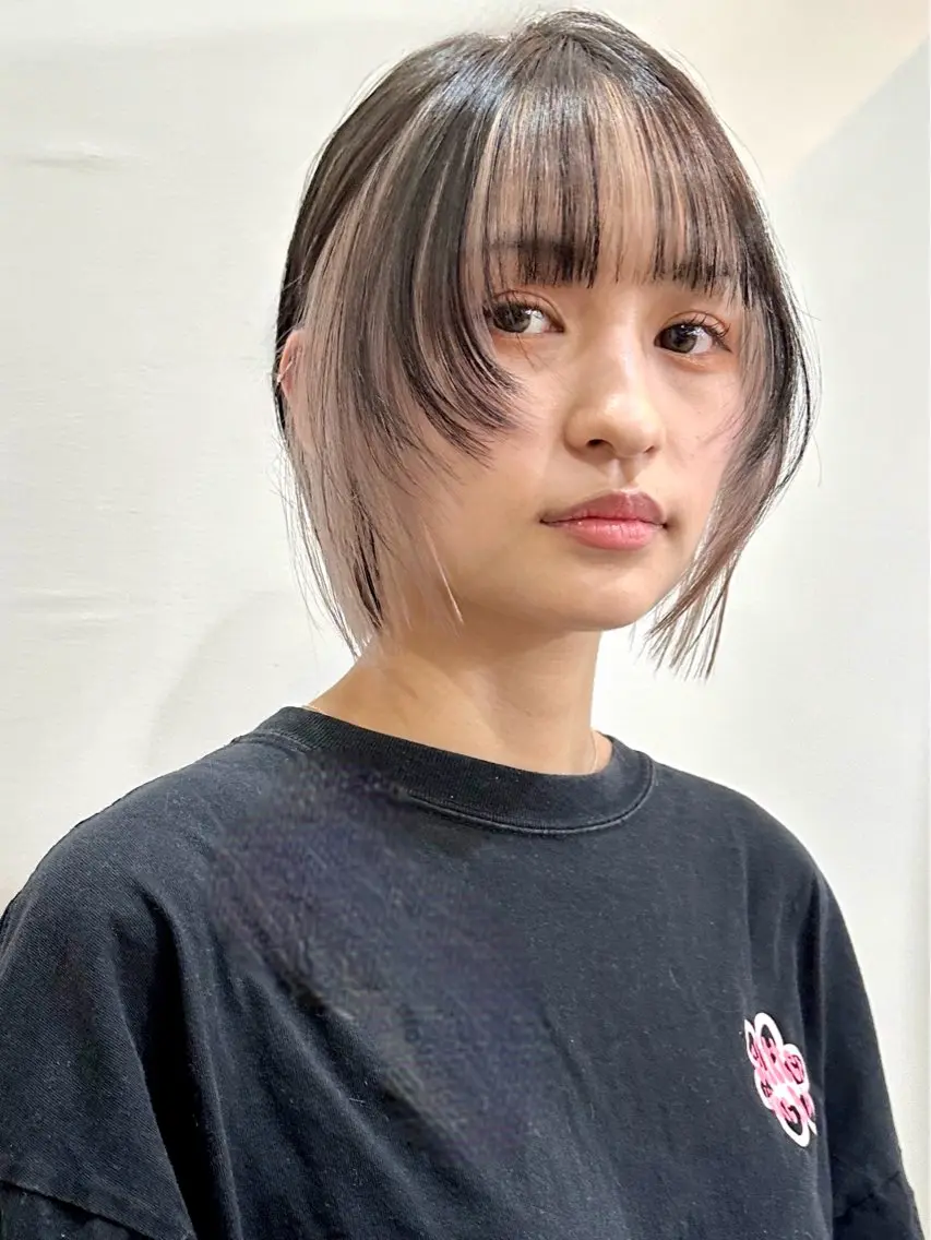 ショート 切りっぱなしボブ ボブレイヤー ボブ くびれヘア 顔まわりレイヤー カット ヘアカラー トリートメント SAKURA omotesandoのヘアスタイル