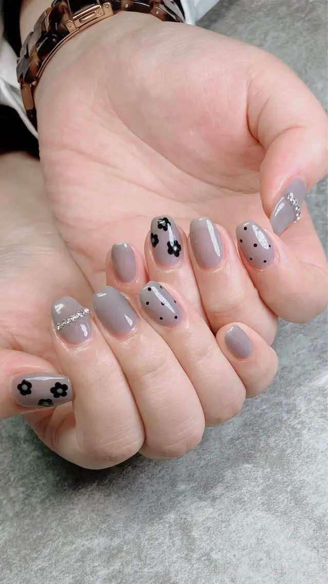 ネイル ハンドネイル ハンドケア shino🌟 痛ネイルのネイルデザイン
