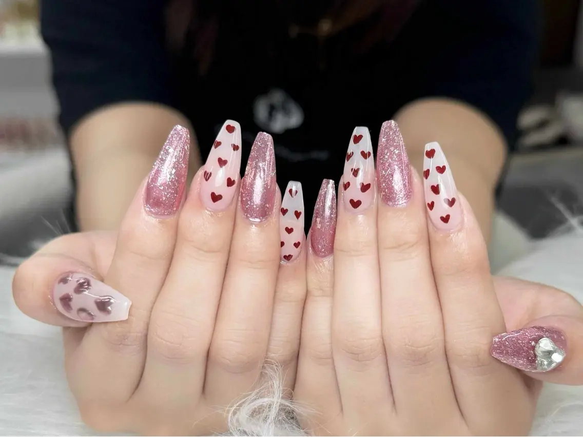 ネイル アートネイル キラキラネイル 韓国ネイル ロングネイル マグネットネイル ハンドネイル ハンドケア Yumi chan Novaのネイルデザイン
