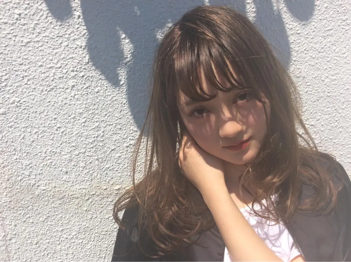 ミディアム カラー パーマ ヘアアレンジ ベージュカラー フォギーベージュ シースルーバング 日比 貴大/ minim hairのヘアスタイル
