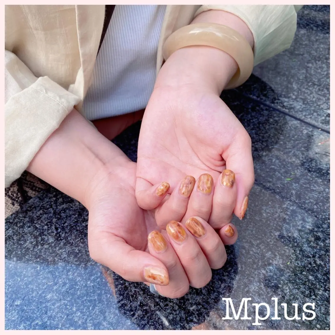 ネイル ブラウン 大理石ネイル(マーブル) 黄色 Mplus miyukiのネイルデザイン