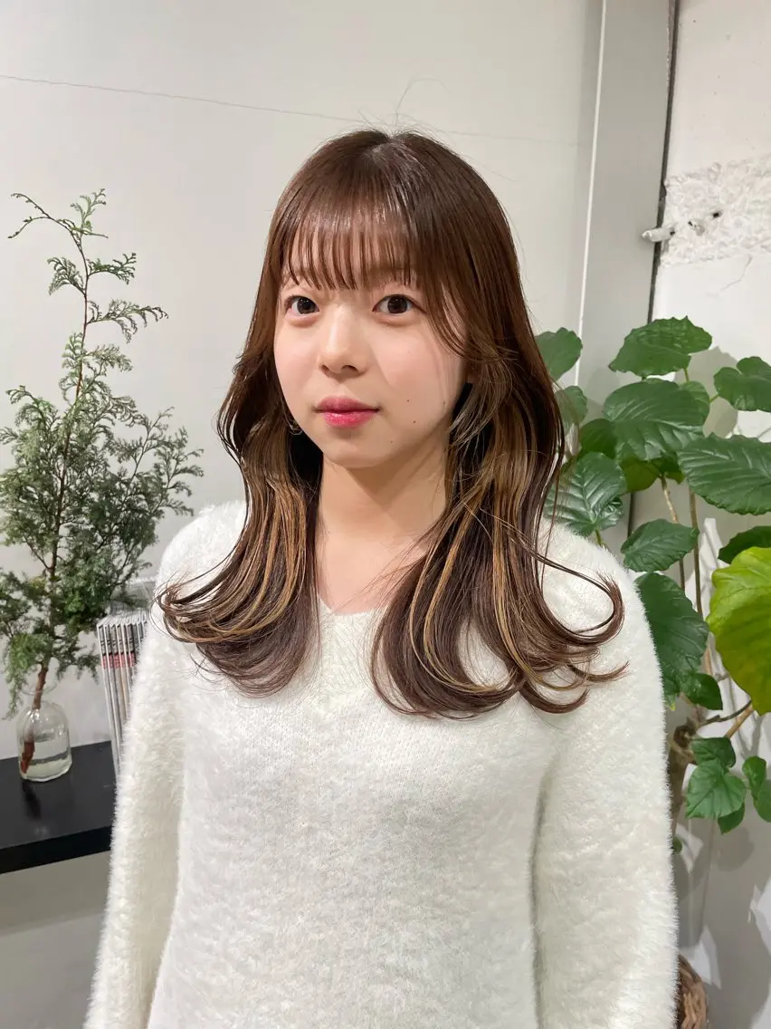 カット+イヤリングカラーorインナーカラー(ブリーチあり)の写真
