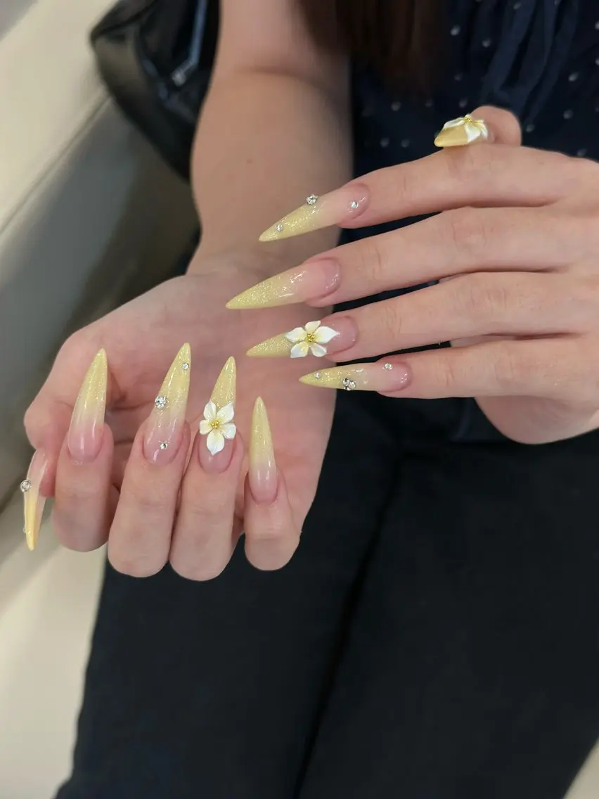 ネイル チークネイル ドット フレンチネイル グラデーション ハート ハンドネイル ハンドケア Eli Muse 新宿ネイルのネイルデザイン