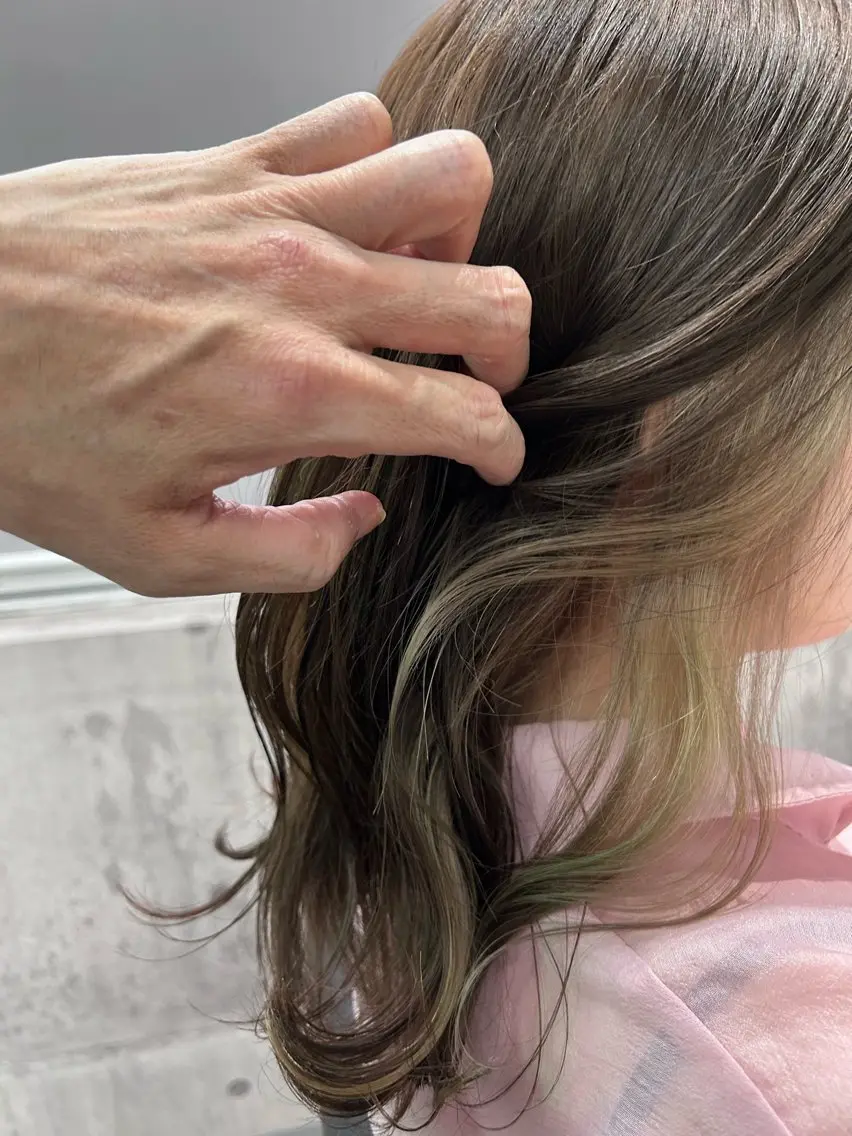 ミディアム カラー ミディアムパーマ アクアカラー バレイヤージュ ブリーチ ケアブリーチ ヘアカラー トリートメント newi赤羽 ✂️KEN✂️のヘアスタイル