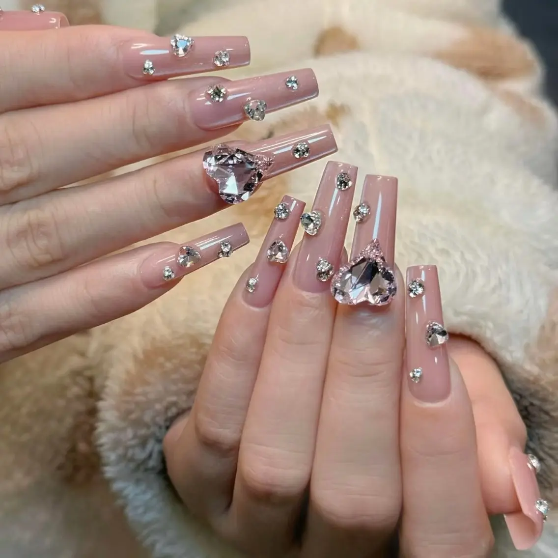 ネイル VELA ネイルサロンのネイルデザイン