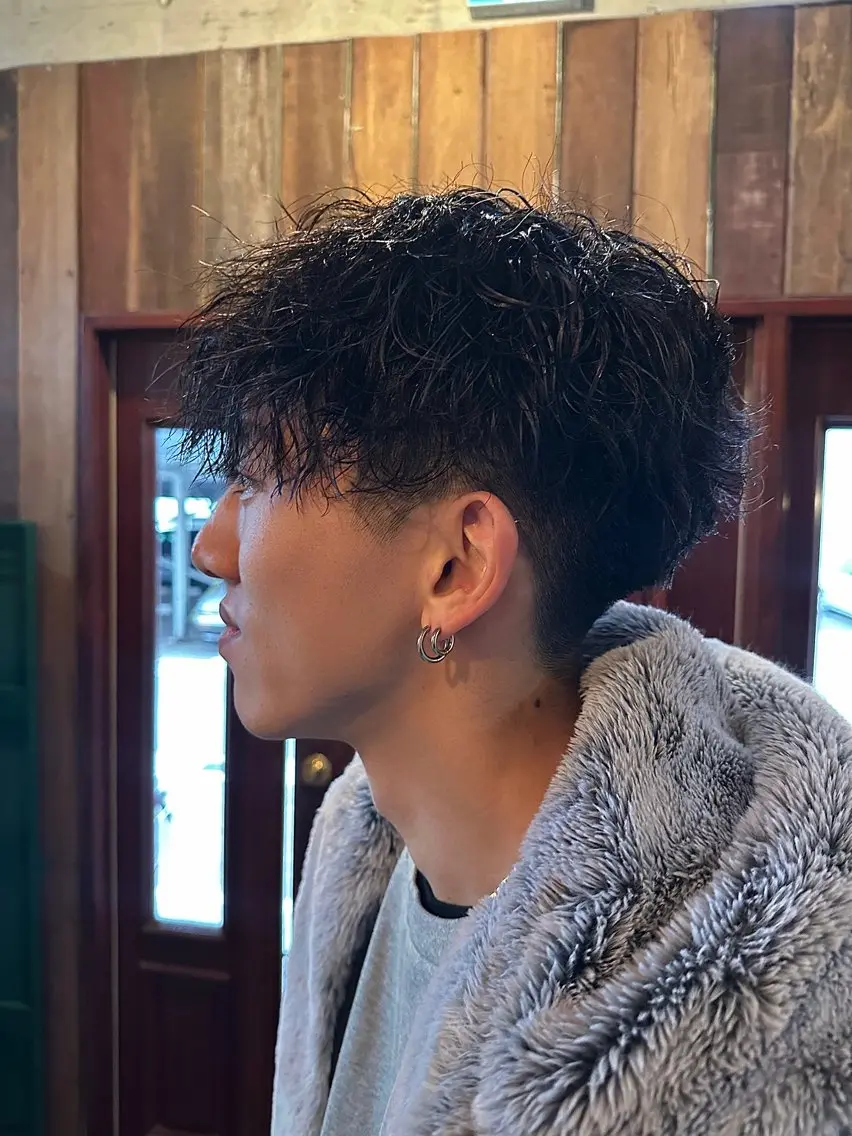 ショート パーマ メンズ 浦井 まなかのヘアスタイル