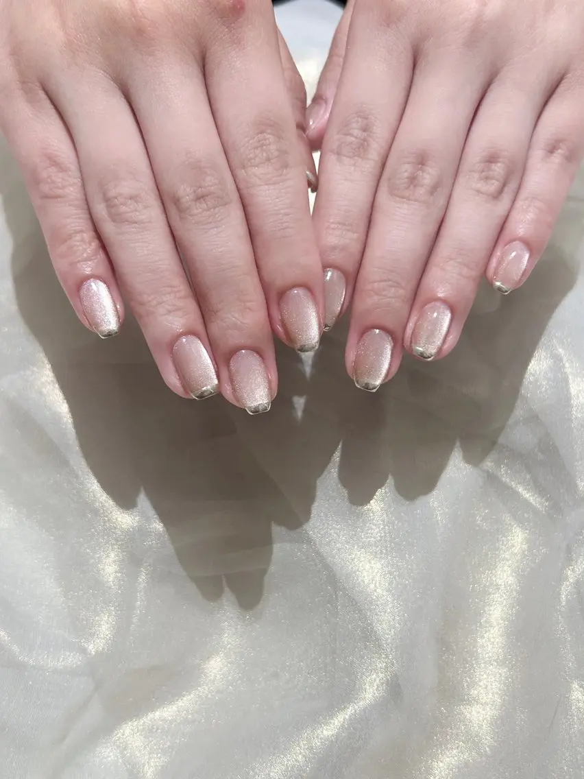 ネイル マグネットネイル ミラーネイル 𝗮𝗶𝗿𝗶 🌙のネイルデザイン