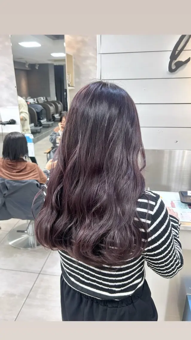 ロング パープルカラー カット ヘアカラー レイヤー/艶髪カラー 森本くるみのヘアスタイル