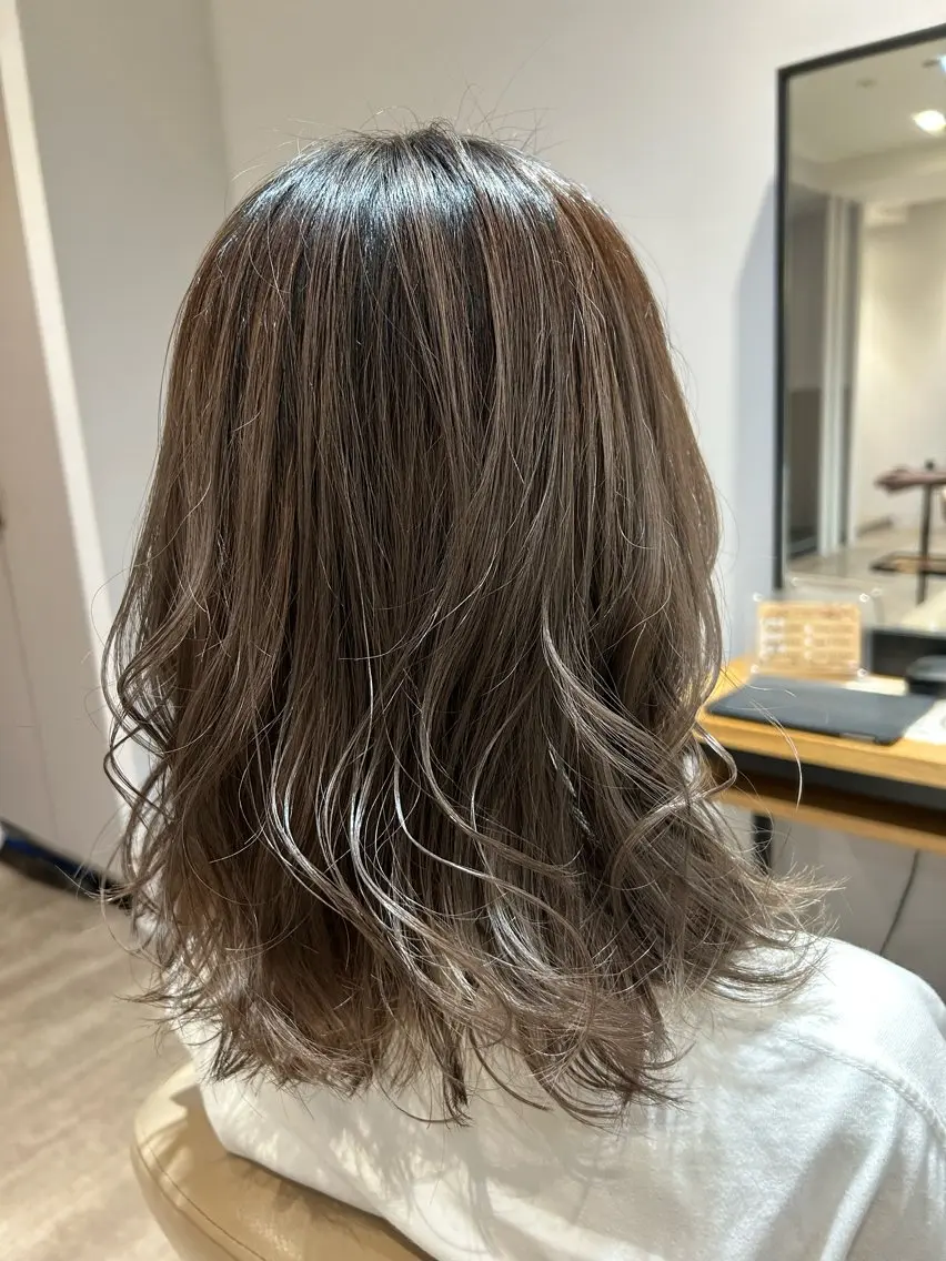 カラー 野村 ゆいのヘアスタイル
