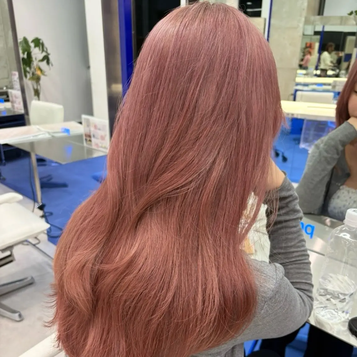 🎀色落ちまで楽しめるハイトーン👱🏻♀️全頭ブリーチ+ワンカラー(Aujuaトリートメント付き✨)の写真