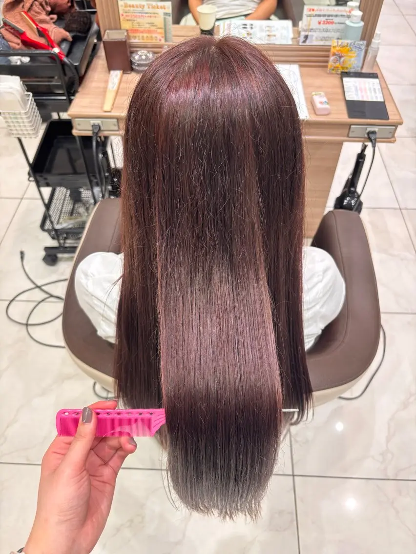 ロング ヘアカラー 辻 夏芽のヘアスタイル